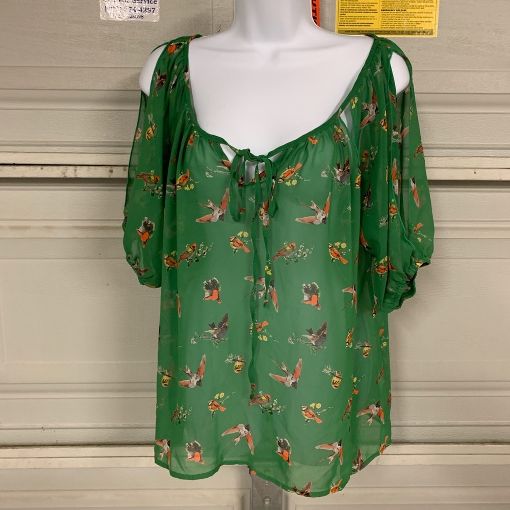 Green West Kei Bird Print Top!